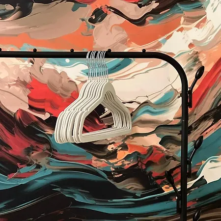 2 Min Walk To Main Square - Click For Info * Skopje